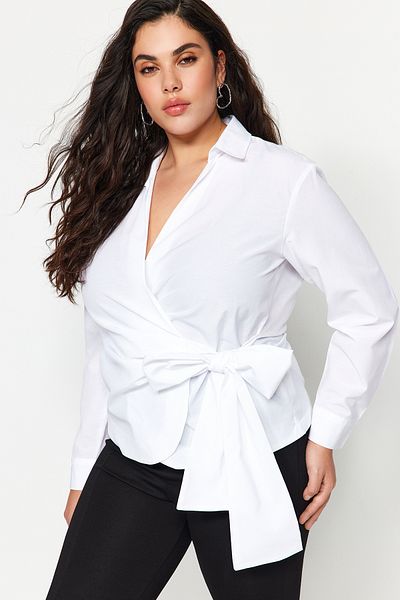 Trendyol Curve Weißes zweireihiges gewebtes Hemd mit Krawattendetail TBBSS22GO0628