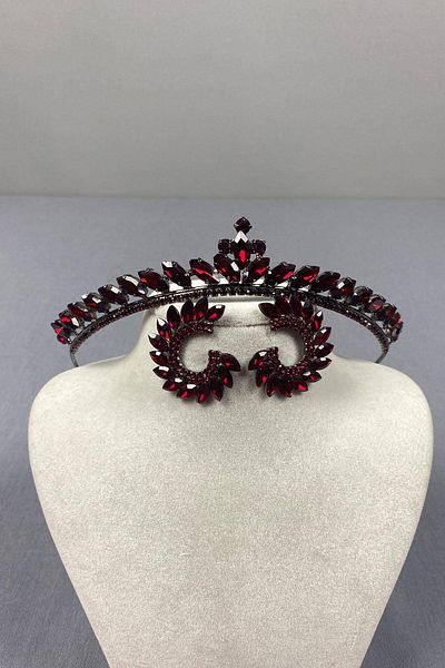 Hobigram Set de coroană de mireasă și cercei rotunzi din piatră, model Ilayda, roșu Claret – Coroană, piatră de cristal, model elegant –