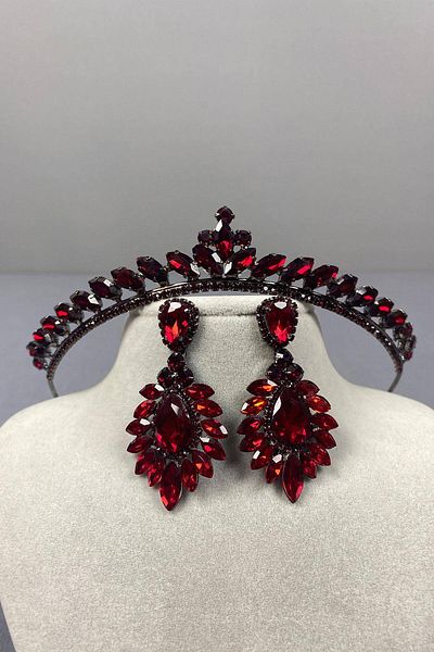 Hobigram Set de coroană de mireasă și cercei tip meșteșuguri model Ilayda subțire burgundă – Coroană, piatră de cristal, model elegant – Coroană