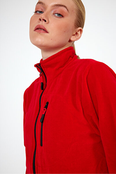 MAXIMILLIAN Women's Fleece Red Color 3 Pocket Zippered Bato Collar Outdoor Fleece