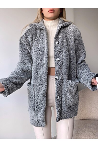 ÇEÇİM OVERIZE PLUSHJACKE MIT DOPPELTEM TASCHEN UND KNOPFVERSCHLUSS