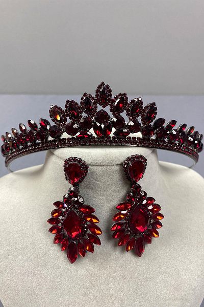 Hobigram Set de cercei cu coroană de mireasă și piatră de cristal Leyla Model Burgundy Leyla – Coroană, piatră de cristal, model elegant