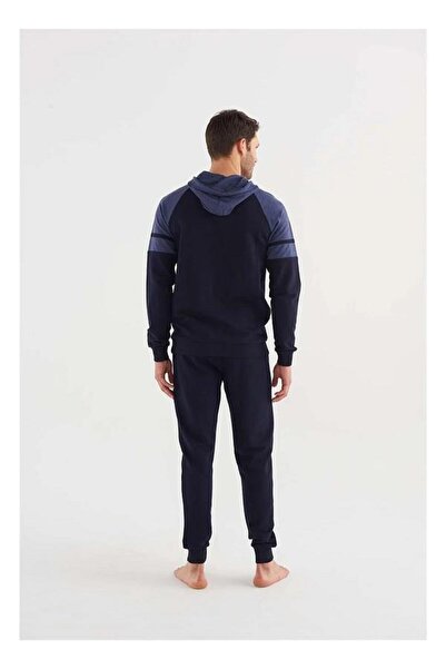 MOD 3758 Чоловічий спортивний костюм