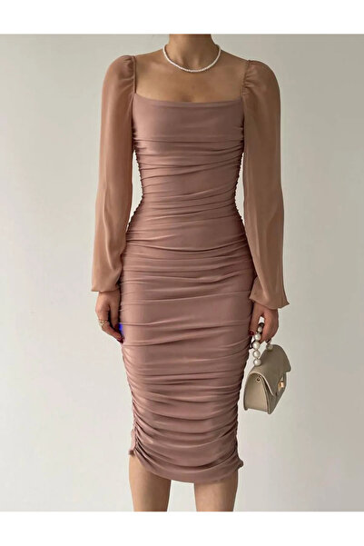 Bersi Butik Rochie din șifon nisip cu guler pătrat - pudra