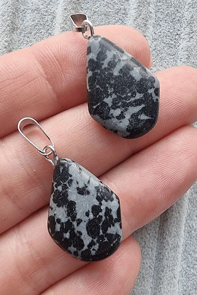 Tesbih Atölyesi Certified Pyramid Model Snowy Obsidian Stone Necklace