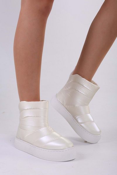 Shoeberry Weiße Fallschirmstiefel von Puggy für Damen