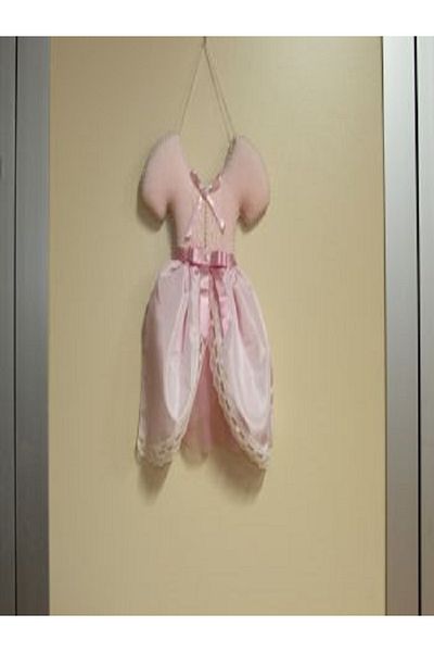 Kazanabil BABY GIRL IN BALLERINE OUTFIT DOOR DECORATION PINK