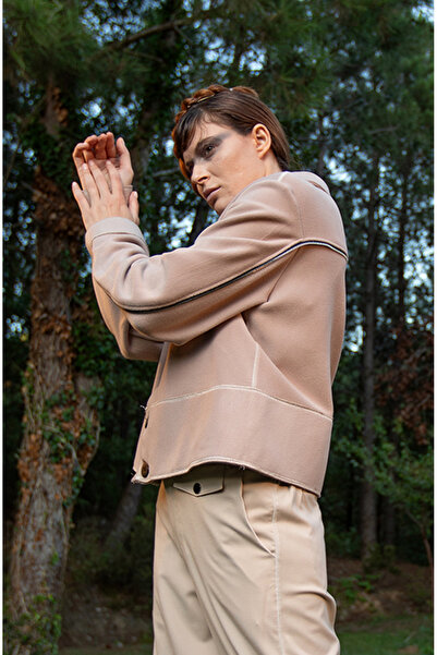 LoFiBuy Unisex Oversize Arka Fermuar Detaylı Kısa Kaşe Ceket - Pocket