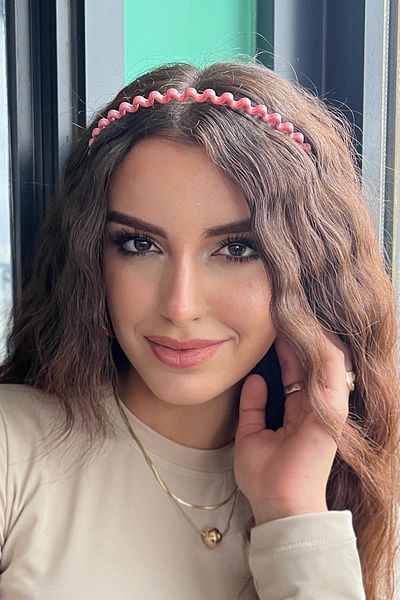 TAKIŞTIR تاج مجعد باللون الوردي
