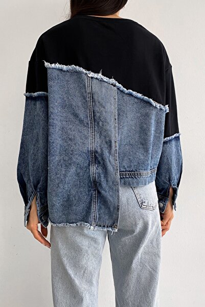 FEMELLE Sötétkék aszimmetrikus gombos farmer részletgazdag pulóver