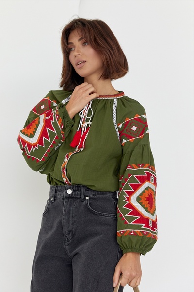 FEMELLE Памучна риза с геометрична бродерия и зелени пискюли