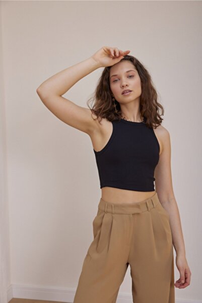 Generic Brand Black Crop - Ribbed Halter Collar