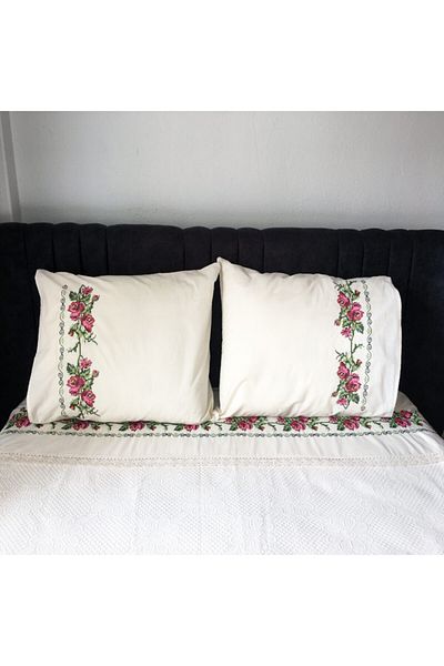 Yavuz Tekstil Double Cross Stitch Embroidered Pique Set - Rose Bunch Red