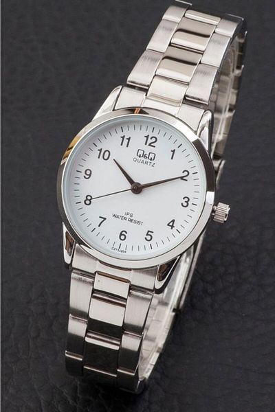 Q&Q Metal Cord And Case Wristwatch