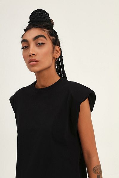 Quzu Women's Black Padded Sleeveless Basic T-Shirt