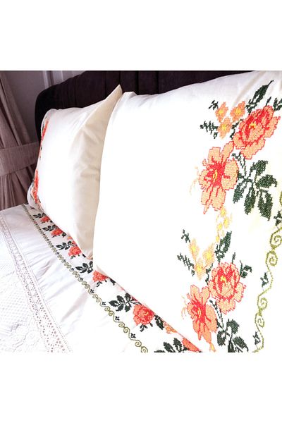 Yavuz Tekstil Double Cross Stitch Embroidered Pique Set