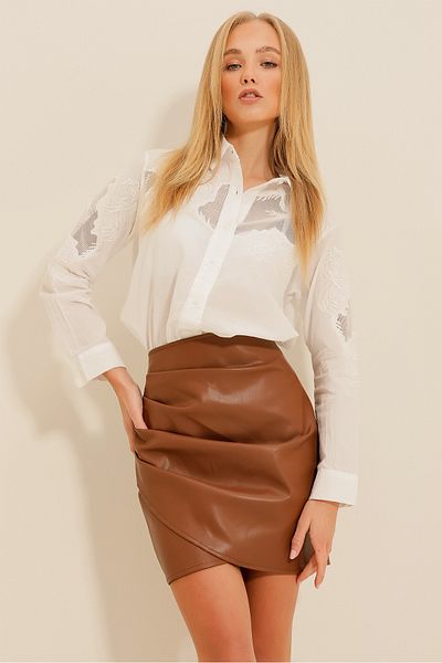 Trend Alaçatı Stili Hellbrauner, drapierter Lederrock für Damen ALC-X9230