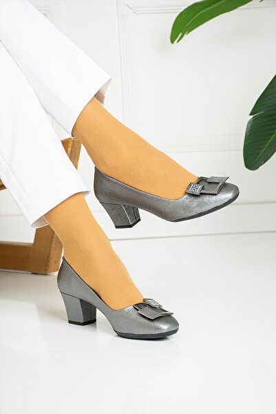 MERVESTORE حذاء بكعب نسائي بإبزيم أسود من Payton