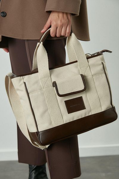 Manuka MIDI-CANVAS-TASCHE MIT MEHREREN TASCHEN BITTERBRAUN
