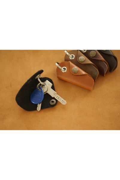 Craftelier Genuine Leather Handmade Keychain - Flip Cover - Tobacco - 1 Piece