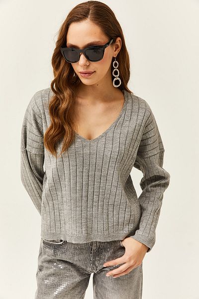 Olalook Graue Damen-Strickbluse mit weitem V-Ausschnitt in Silberoptik BLZ-19002439