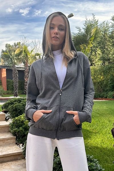 Trend Alaçatı Stili Dámská antracitová mikina oversize s kapucí a dvojitou kapsou na zip ALC-667-001