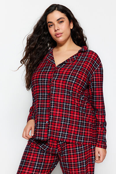 Trendyol Curve Soft Tuşe Červené kostkované pletené pyžamo Set - Košilový límec TBBAW24AI00033