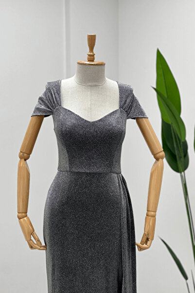 giyimmasalı Simli Kumaş Omu Büzgülü Uzun Elbise - GÜMÜŞ