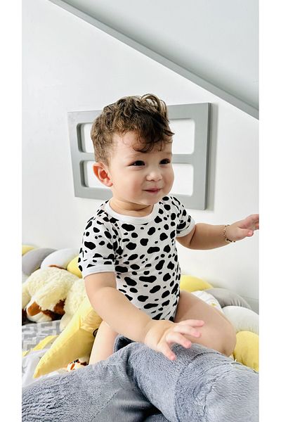 TD Collection Girl-Boy Short Sleeve Dalmatian Snap-On Bodysuit 100% Cotton and Lycra Flexible Fabric