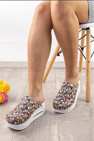 Nur Ortopedi Γυναικείες Ορθοπεδικές Παντόφλες Νοσοκομείου Doctor Nurse Παντόφλες με μωβ φλοράλ σχέδιο κλειστή σόλα με μπαλόνι