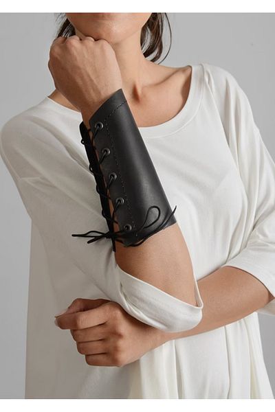 es moda shop Xena exaggerated leather bracelet black