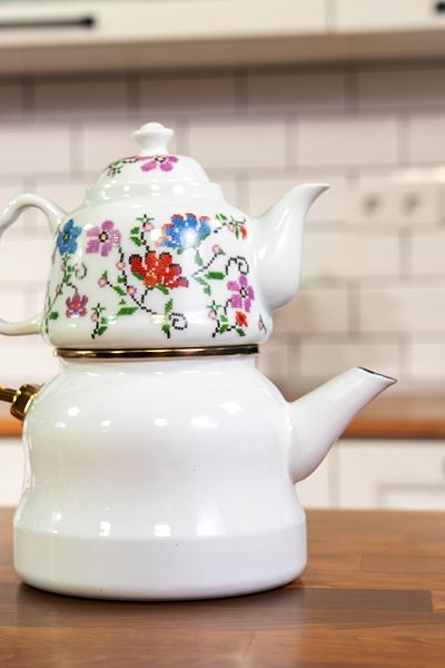 Miss Betty Enameled Royal Porcelain Teapot with Teapot Piraye
