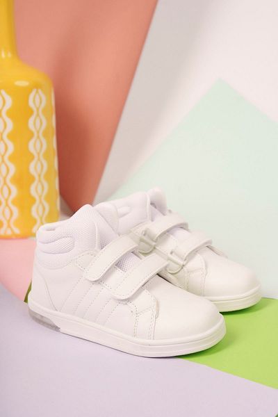 NESKA Illuminated White Baby Sports Boots