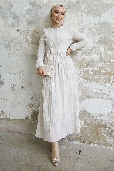 InStyle Beigefarbenes Lemina-Kleid mit Gürtel