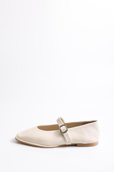 5in1Canpolat Beige Blunt Toe Ballerinas 23272