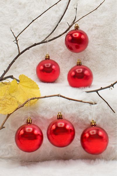 Waldern 4 cm 6-Piece Red Cici Ball Christmas Pine Tree Ornament (3 Metallized-3 Shiny)