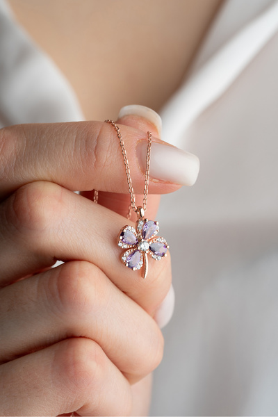 Nereze 925 Ayar Gümüş Mor Taşlı Dört Yapraklı Şans Yonca Kolye