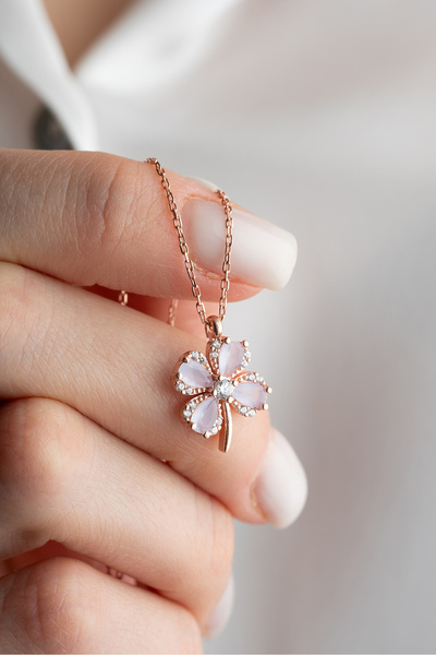 Nereze 925 Ayar Gümüş Açık Lila Renk Taşlı Dört Yapraklı Şans Yonca Kolye