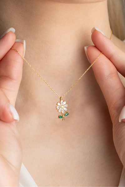 Nereze 925 Ayar Gümüş Gold Kaplama Beyaz Zirkon Taşlı Kır çiçeği Kolye