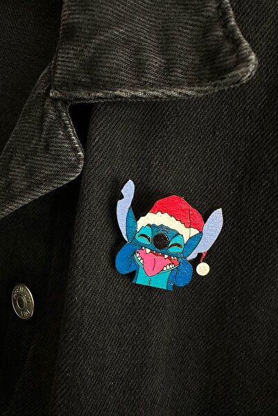 gokmentoy Noel Bereli Stitch Ahşap El Boyaması Broş
