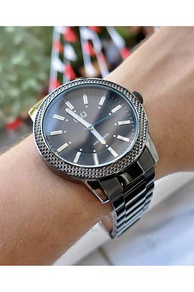 Q&Q Men's Metal Band Wristwatch