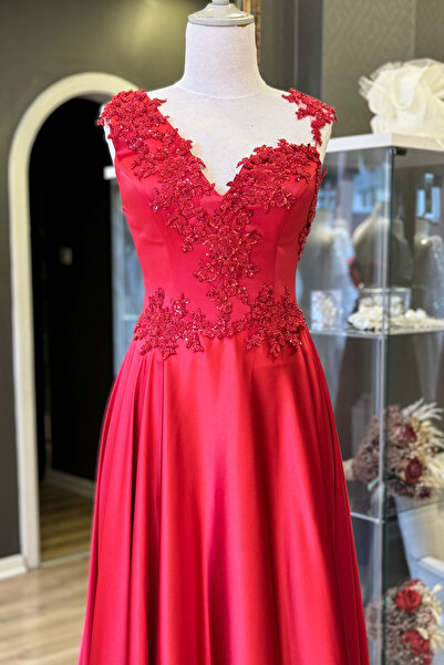 Lenta Moda Kırmızı Tek Omuz ve İşlemli Dantel Detaylı Maxi Boy Saten Abiye Ve Gece Elbisesi