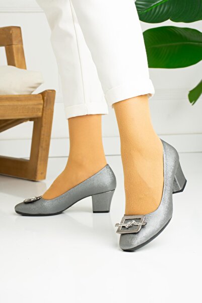 MERVESTORE حذاء داليا بكعب نسائي بإبزيم فضي