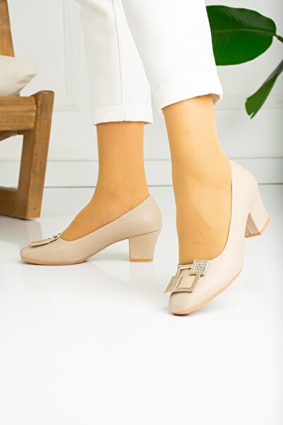 MERVESTORE حذاء بكعب نسائي من لوسيل كريمي بإبزيم