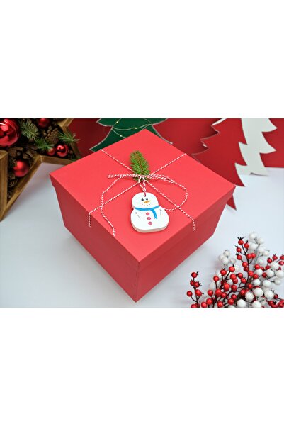 Zeta Collection Yılbaşı Ahşap Kardan Adam Süslü Kırmızı Boş Hediye Kutusu -Sert Karton- 25 cm x25 cm x10 cm