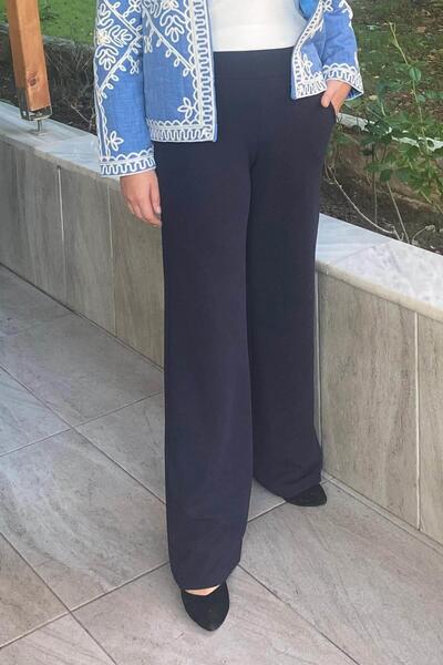 Mia Butik بنطلون كريب نسائي ذو صدرية واسعة باللون الأزرق الداكن