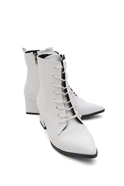 DURUNUN BUTİĞİ Duina Beyaz Kalın Topuklu (5cm) Sivri Burun Bağcıklı Günlük Kadın Bot