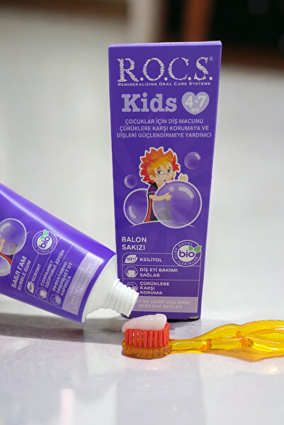 R.O.C.S. R.O.C.S. KIDS 4-7 YAŞ BALON SAKIZI TADINDA DİŞ MACUNU 45g ve DİŞ FIRÇASI SETİ – YENİ AMBALAJ