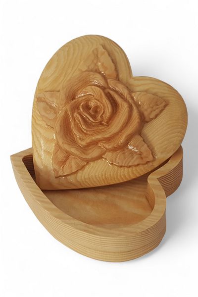 ELBİ Wooden Rose Motif Embroidered Heart Box