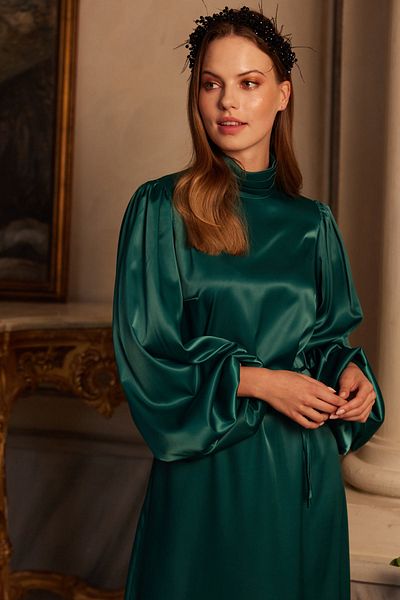 Manuka Abendkleid aus Satin mit Ballonärmeln Smaragdgrün